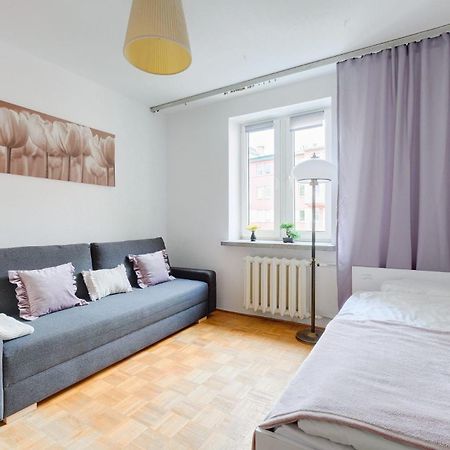 Spacious Apartment In Green Location Варшава Екстериор снимка