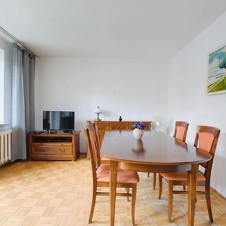Spacious Apartment In Green Location Варшава Екстериор снимка