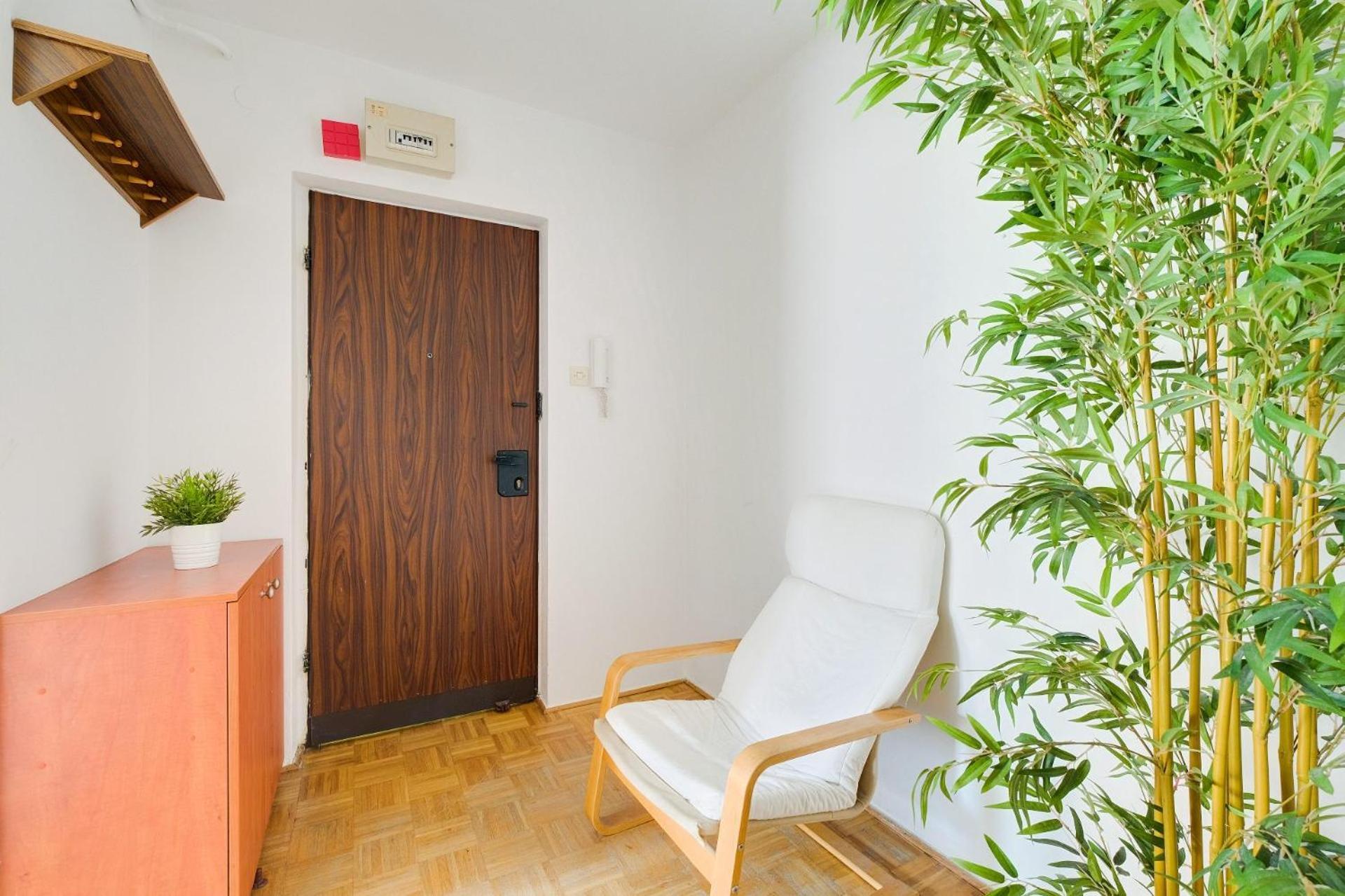 Spacious Apartment In Green Location Варшава Екстериор снимка