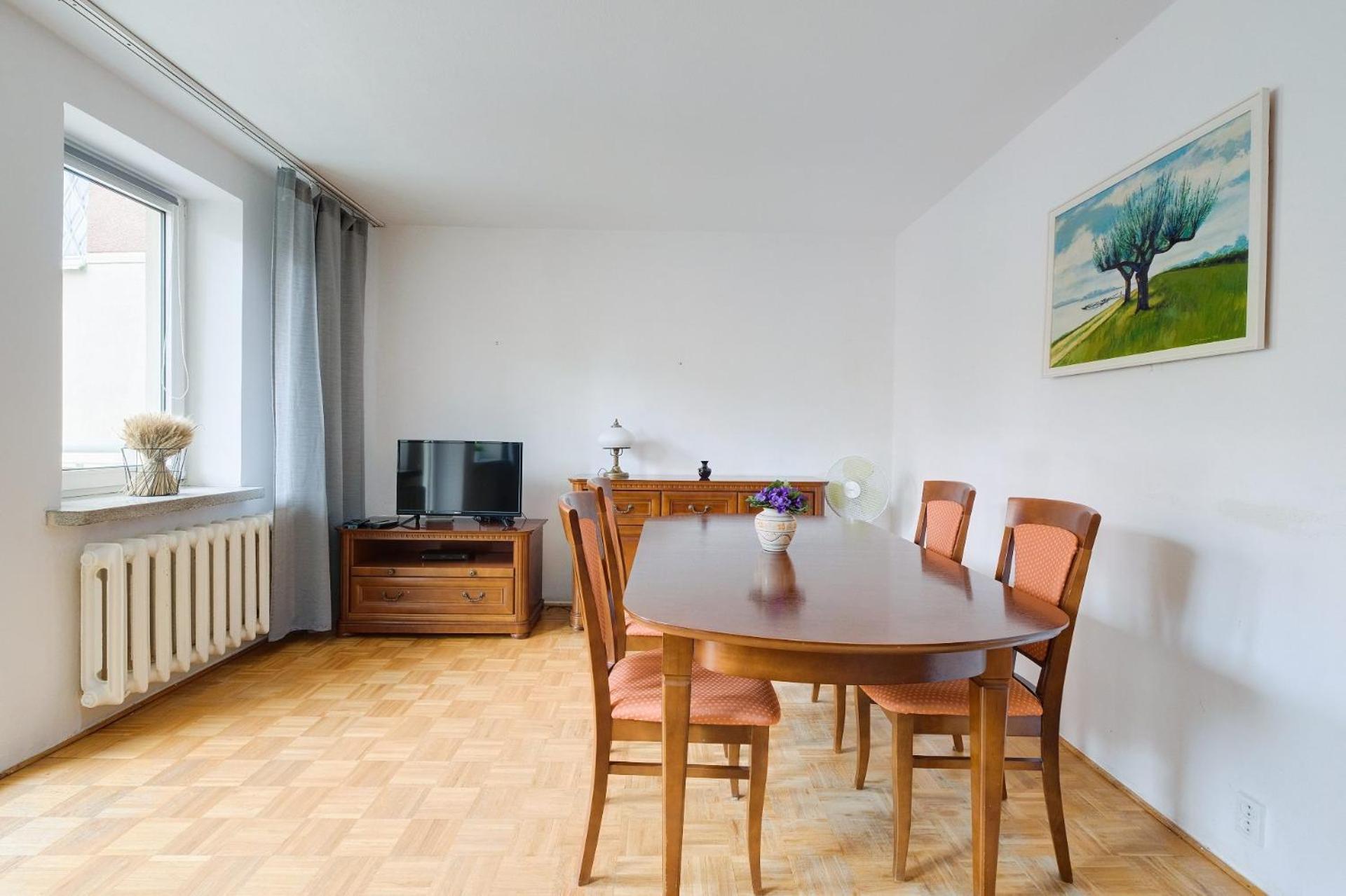 Spacious Apartment In Green Location Варшава Екстериор снимка
