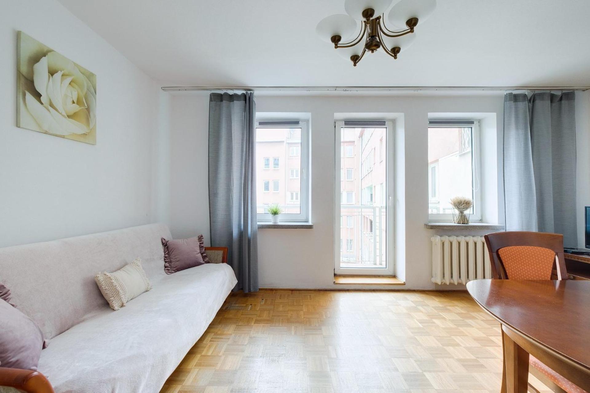 Spacious Apartment In Green Location Варшава Екстериор снимка
