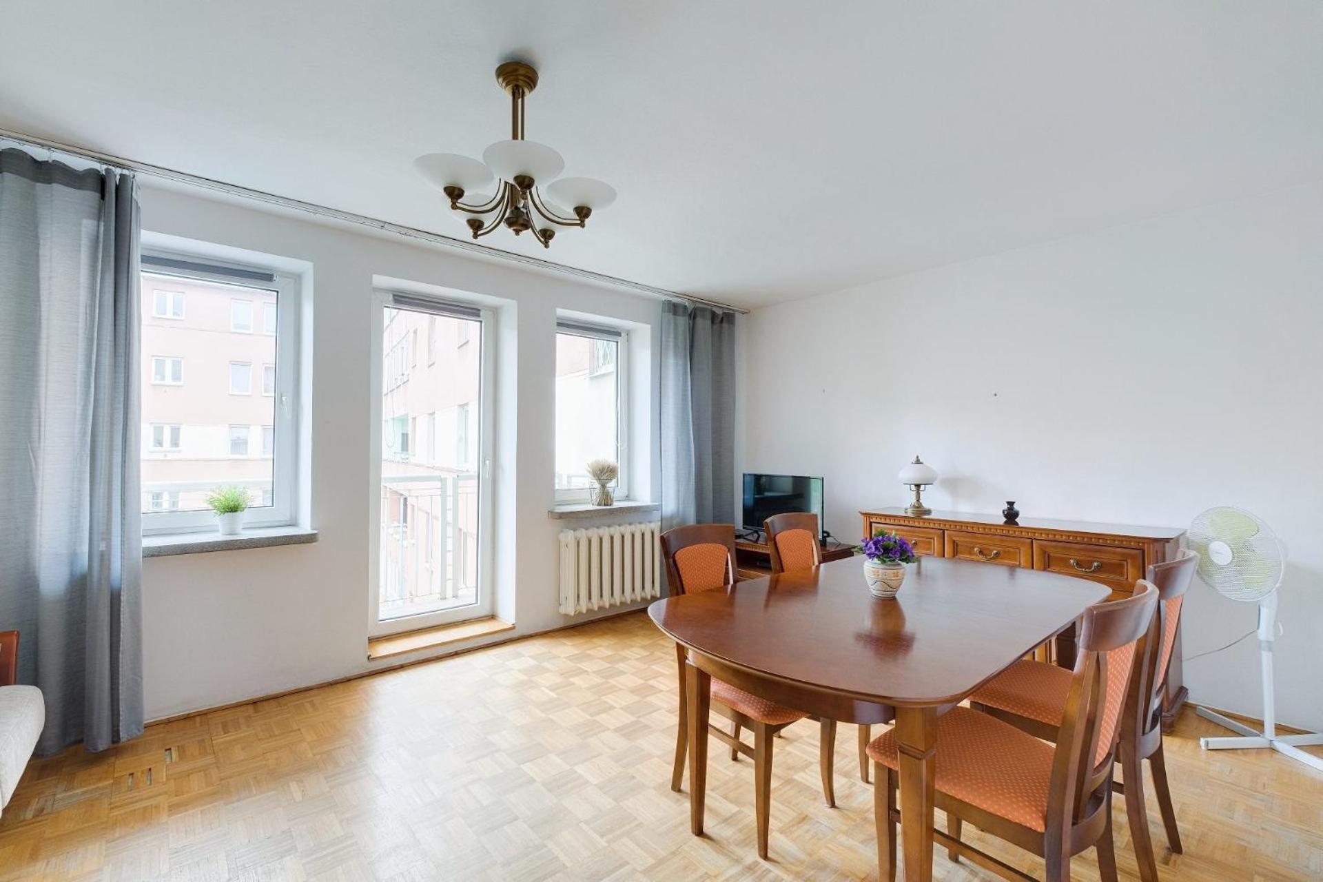 Spacious Apartment In Green Location Варшава Екстериор снимка