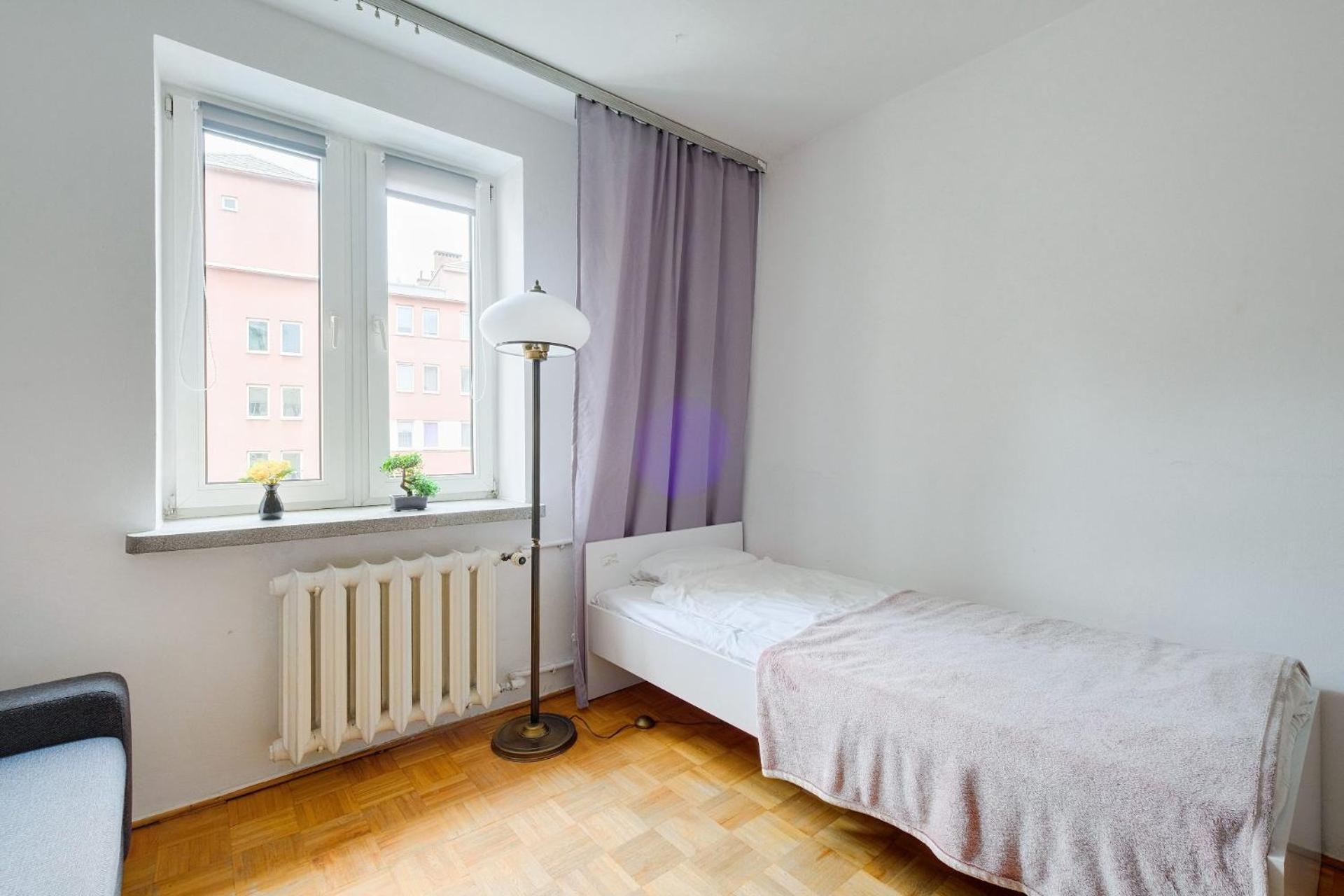 Spacious Apartment In Green Location Варшава Екстериор снимка